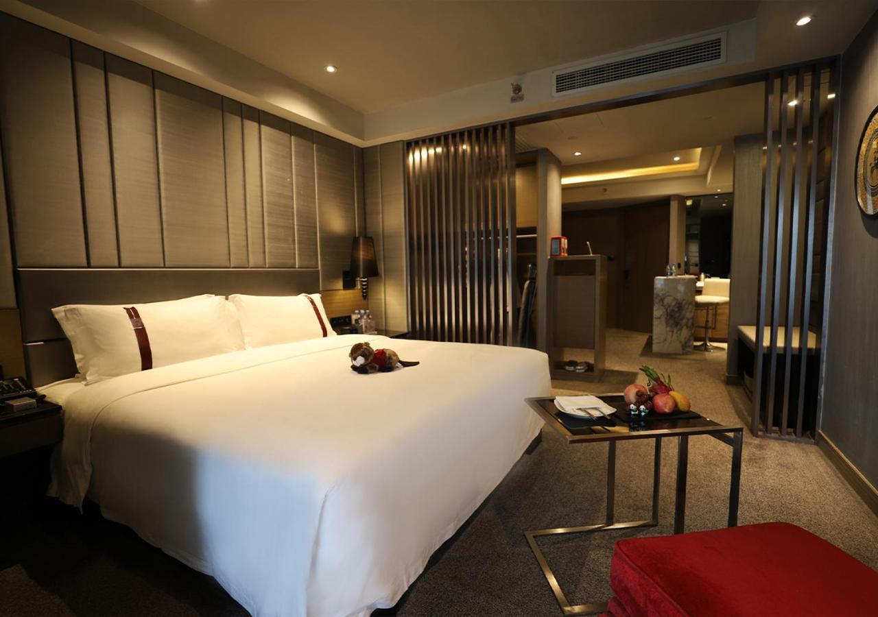 Rhombus Park Aura Chengdu Hotel Bagian luar foto