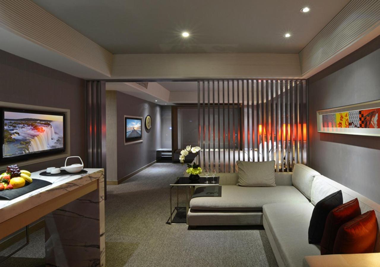Rhombus Park Aura Chengdu Hotel Bagian luar foto