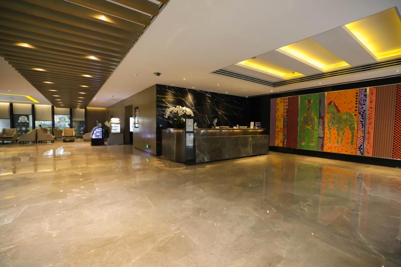 Rhombus Park Aura Chengdu Hotel Bagian luar foto
