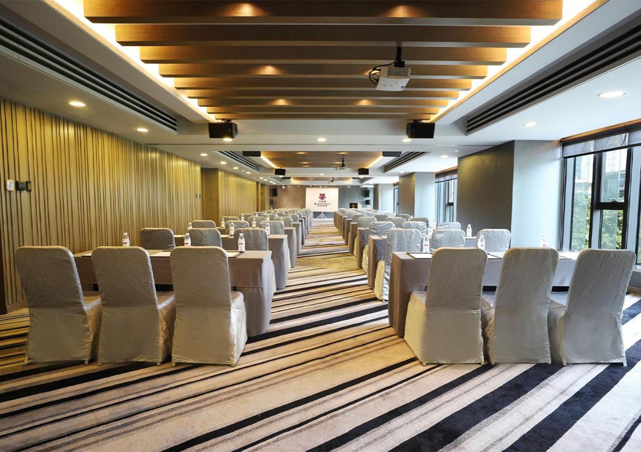 Rhombus Park Aura Chengdu Hotel Bagian luar foto